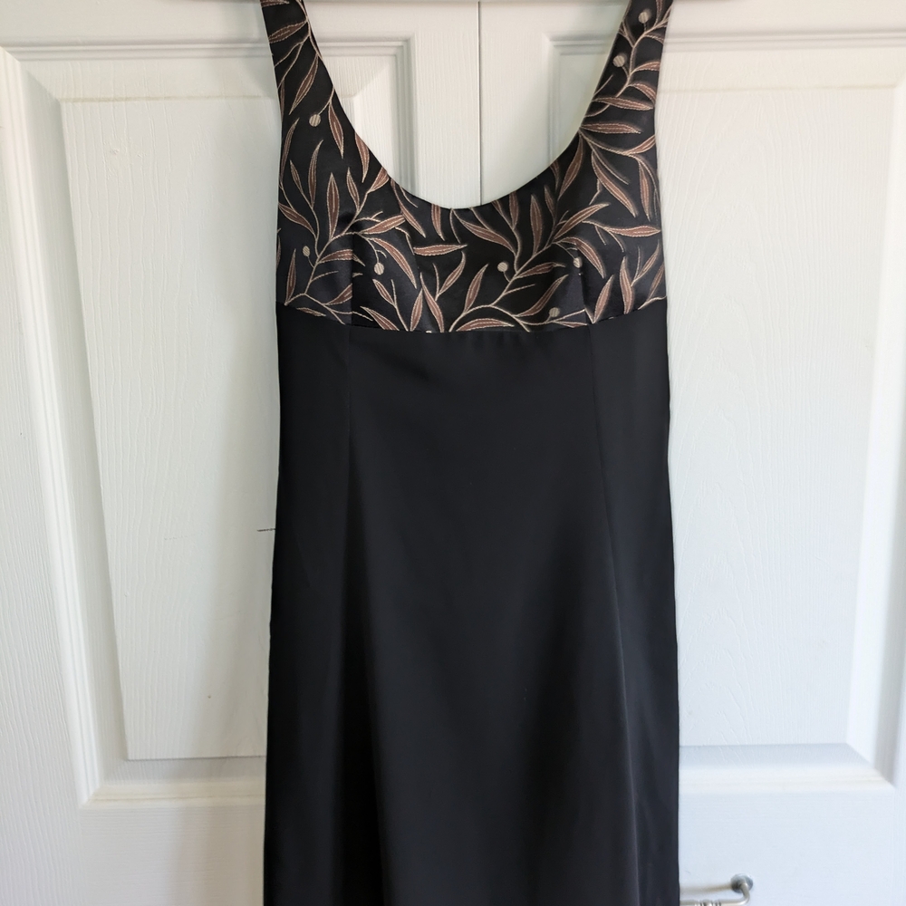 5 For $20 Elegant Black Dress with Leaf Pattern Size 8